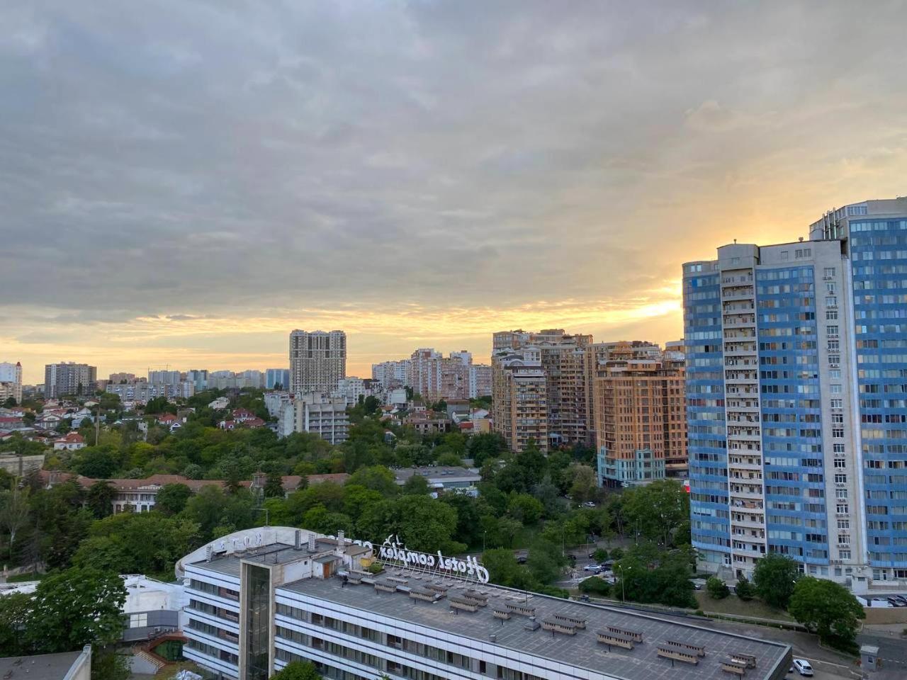 Arcadia Spacious Apartments Odesa Exterior photo
